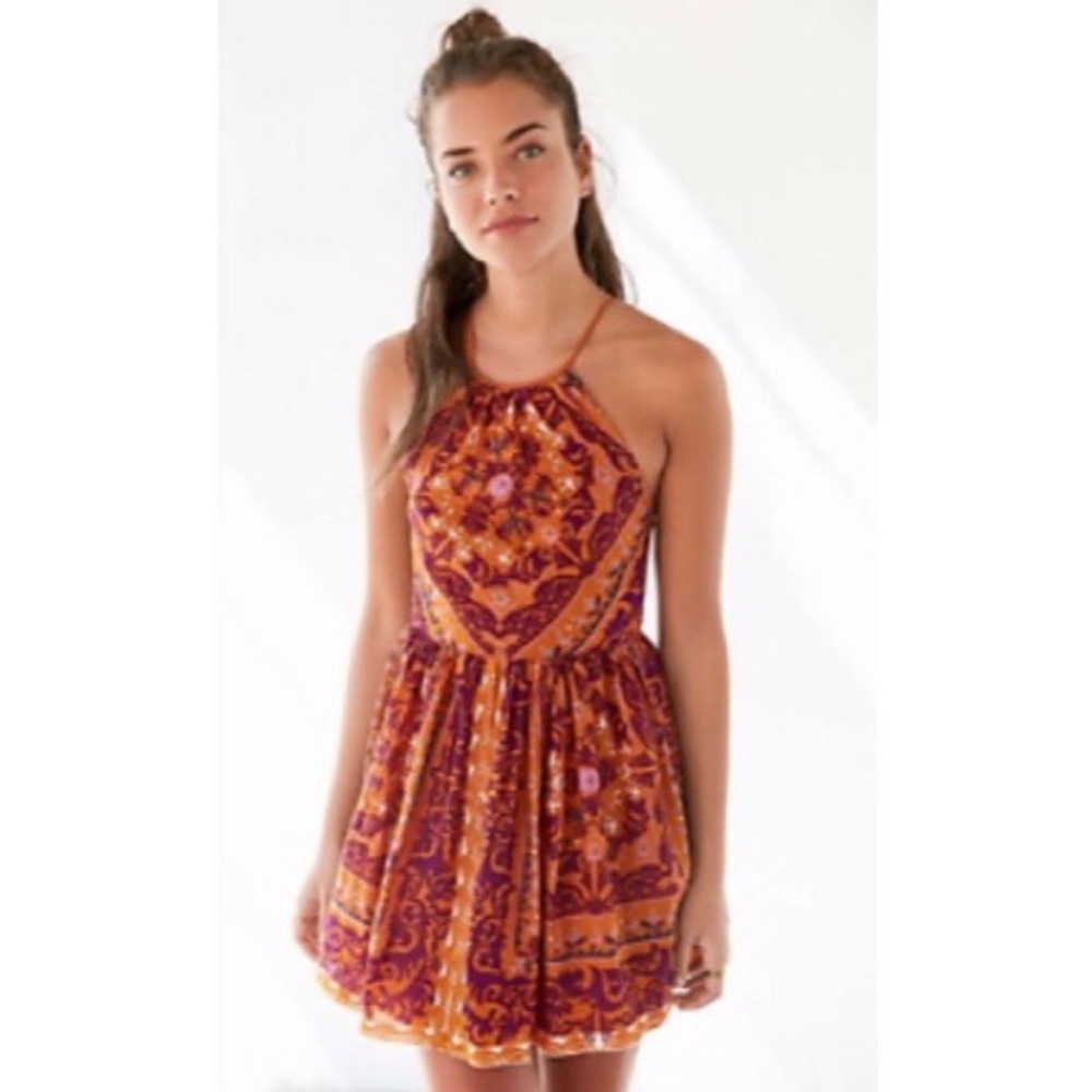 URBAN OUTFITTERS Ecote Blackless Floral Dress